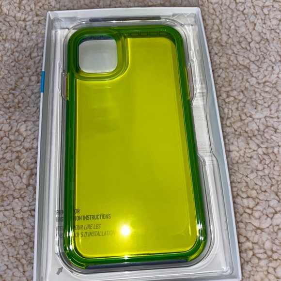 ✨SOLD✨NWOT Life Proof- SLAM Cyber iPhone 11 Case - Picture 2 of 4